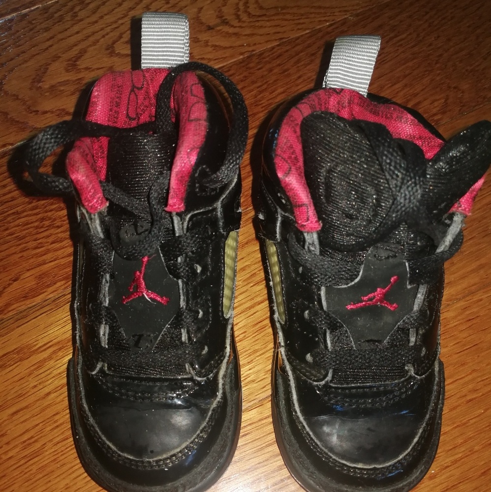 Boys sneakers